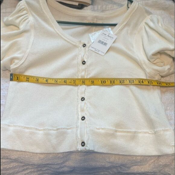 FREE PEOPLE Buttons Down Cropped Top.Size M - Picture 13 of 13